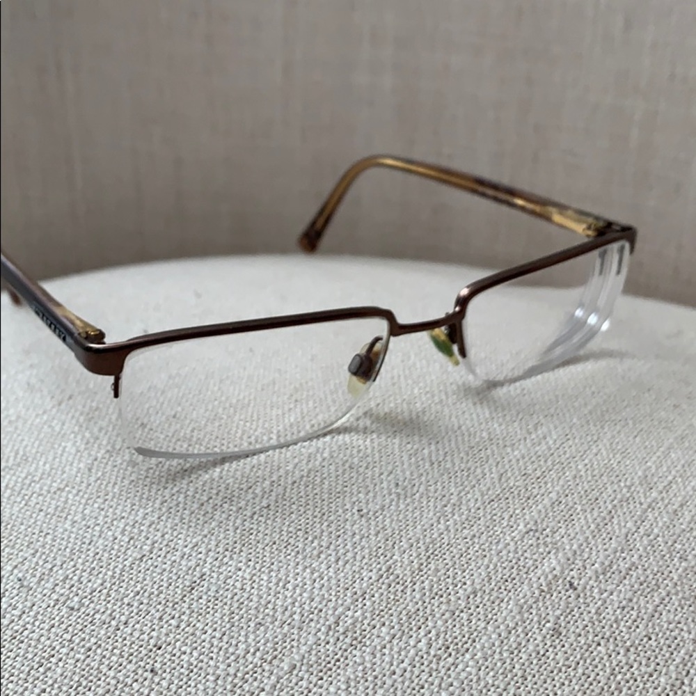 Burberry case and glasses 🤓 - Picture 5 of 12